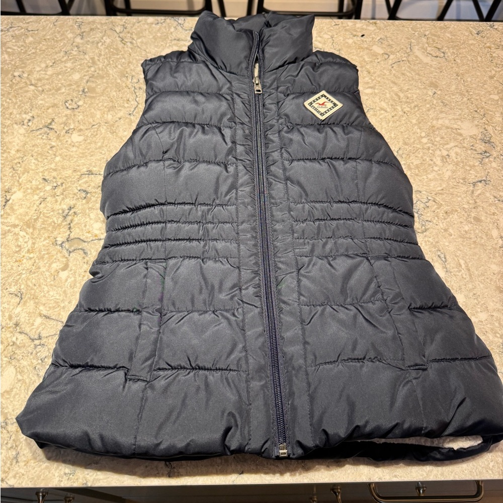 Hollister black puffy vest. Like new condition!